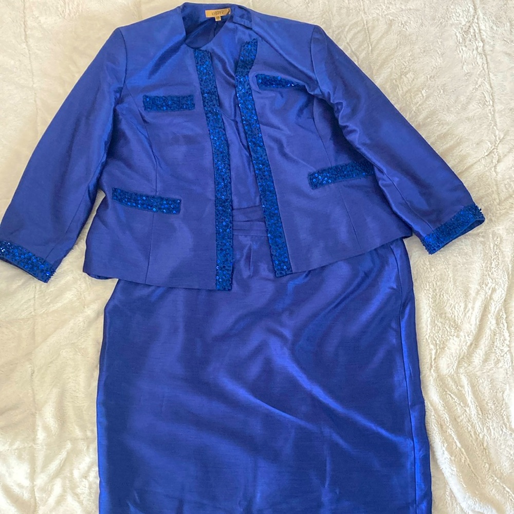 Rarely used. It’s in good condition